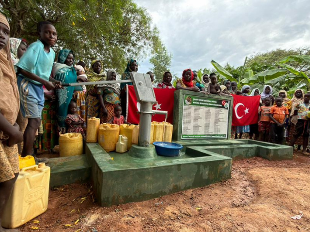 Afrika Su Kuyusu Bir Hisse